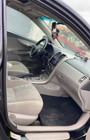 Toyota Corolla LE 4dr Sedan (1.8L 4cyl 4A) 2013 Black