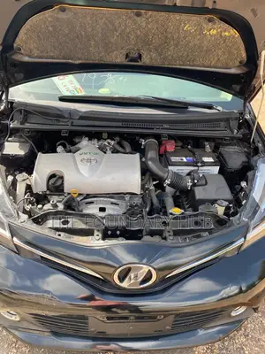 Toyota Vitz 1.3 FWD 5dr 2016 Black