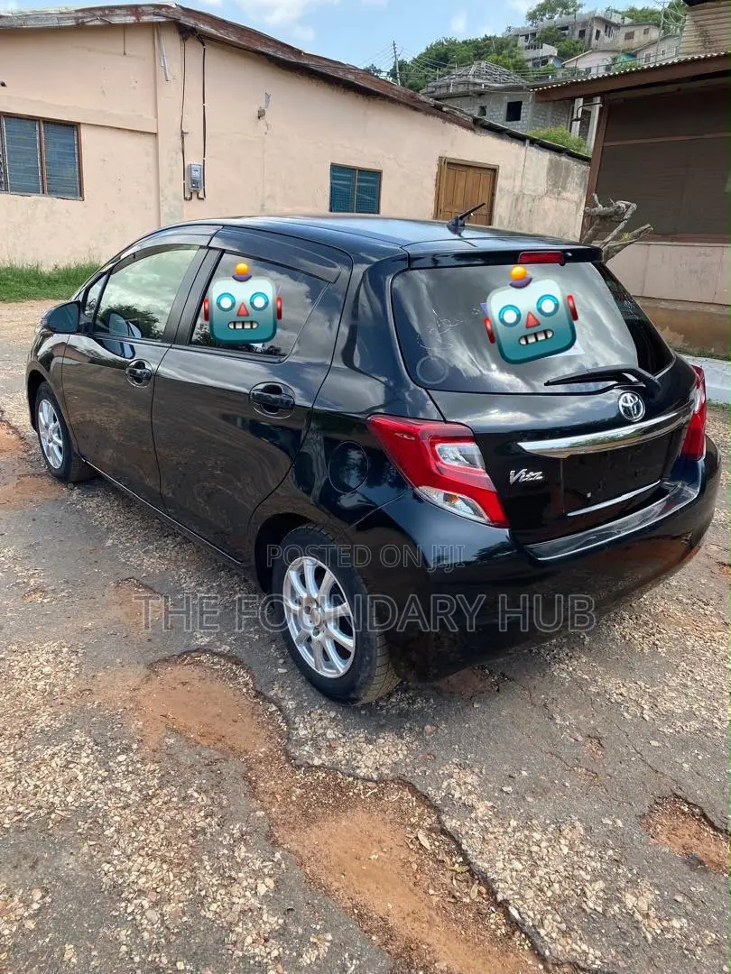 Toyota Vitz 1.3 FWD 5dr 2016 Black