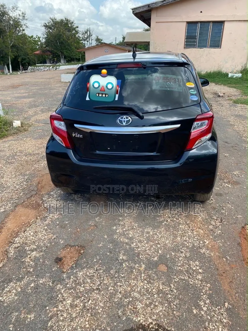 Toyota Vitz 1.3 FWD 5dr 2016 Black