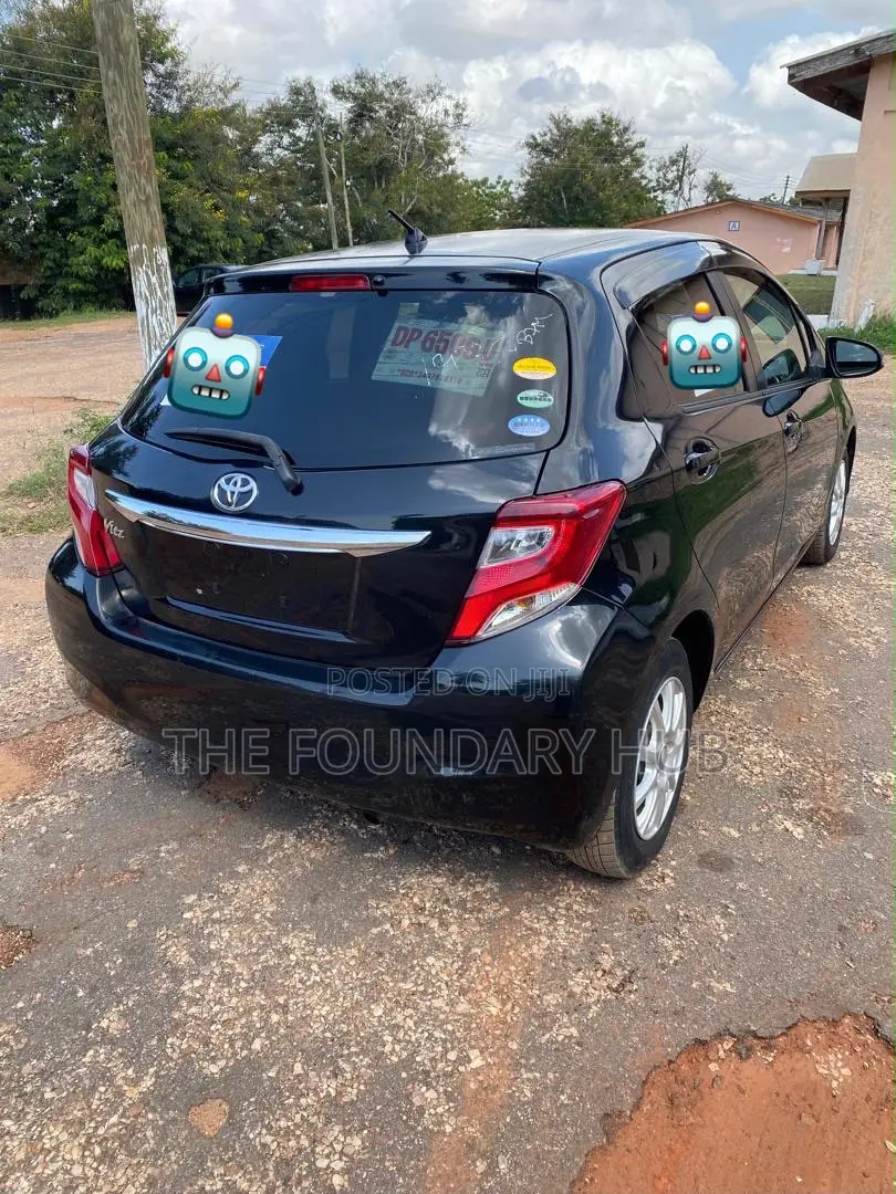 Toyota Vitz 1.3 FWD 5dr 2016 Black