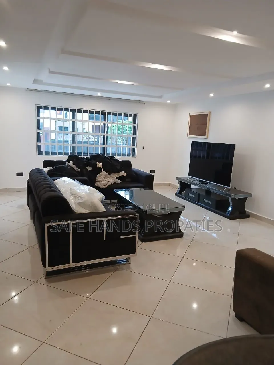 4bdrm Mansion in Accra Metropolitan for rent