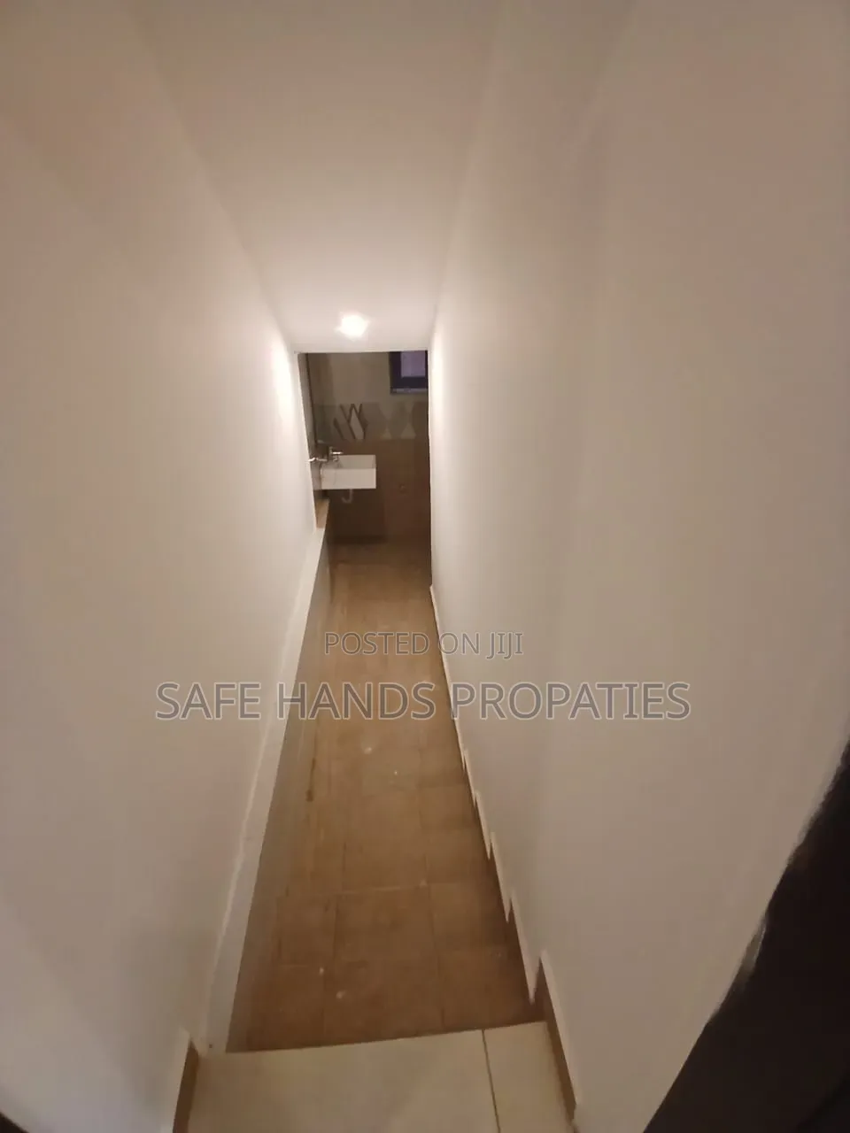 4bdrm Mansion in Accra Metropolitan for rent