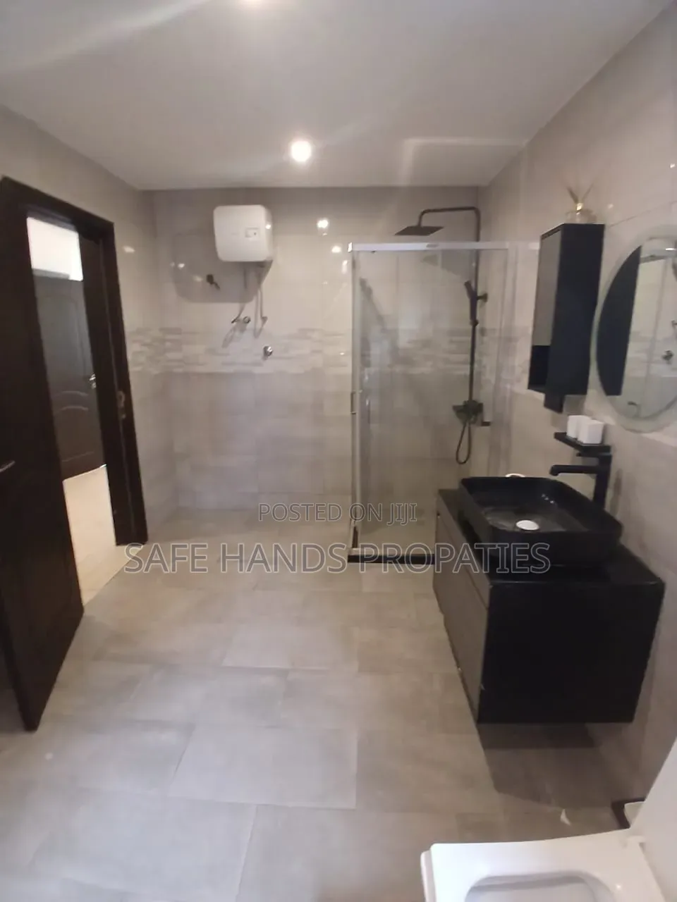 4bdrm Mansion in Accra Metropolitan for rent