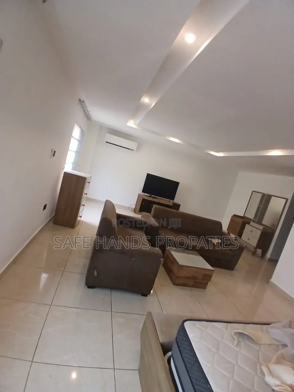 4bdrm Mansion in Accra Metropolitan for rent