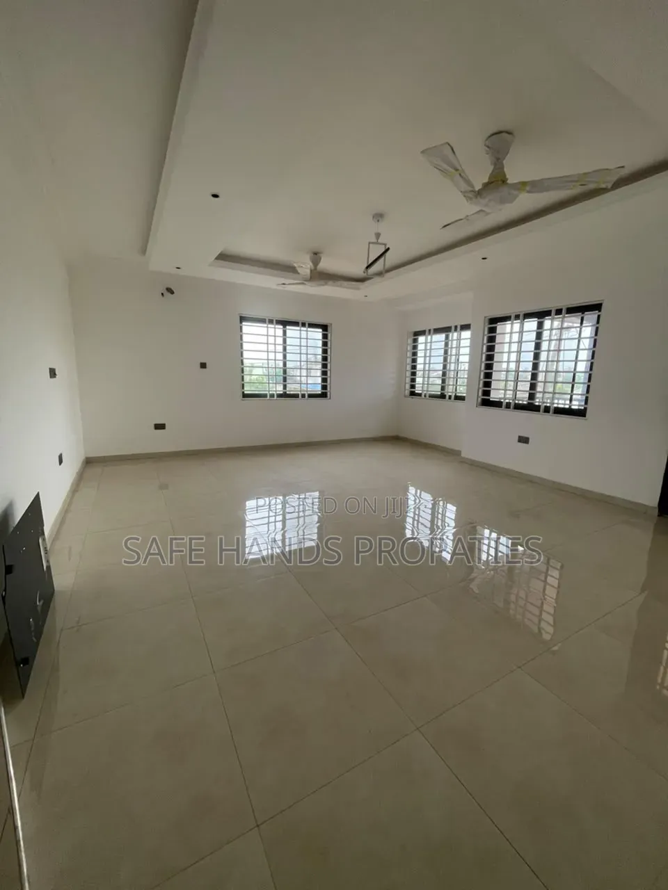 6bdrm House in Accra Metropolitan for sale