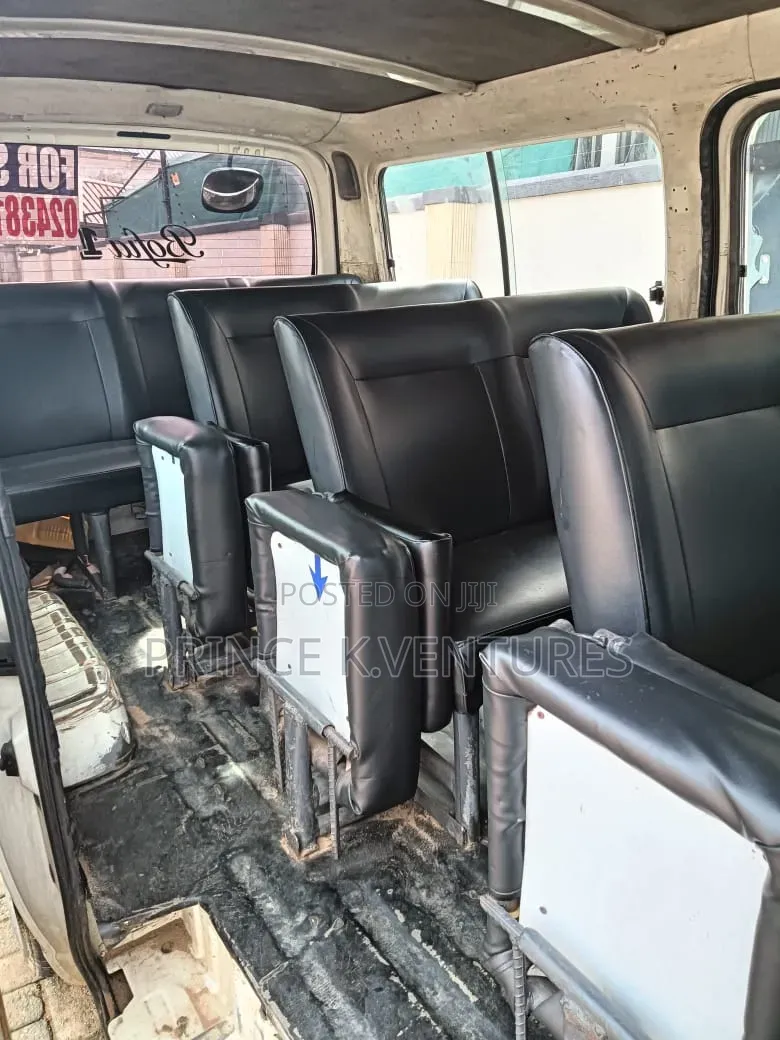 Nissan Caravan (Urvan) 2012 White