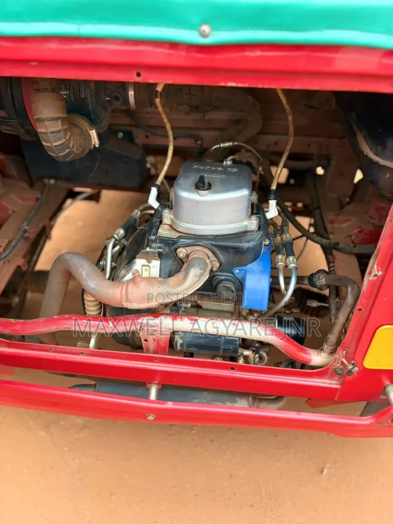 Bajaj RE 2025 Red