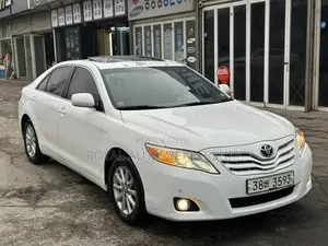 Toyota Camry Base 4dr Sedan (2.5L 4cyl 6M) 2010 White