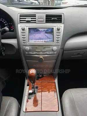 Toyota Camry Base 4dr Sedan (2.5L 4cyl 6M) 2010 White