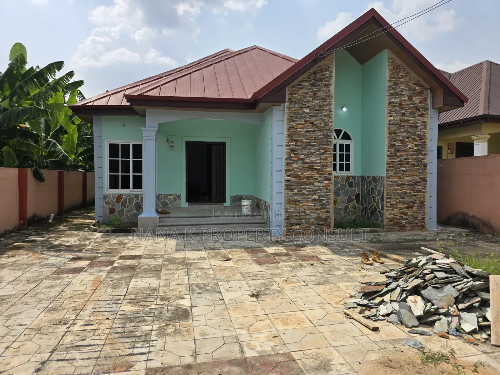 3bdrm House in Oyarifa, Ghana Flag for sale