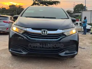 Honda Shuttle 1.5 Hybrid 4WD 2016 Black