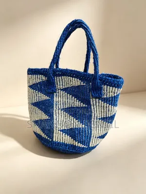 Woman Handmade Sisal Woven Bag