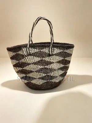 Woman Handmade Sisal Woven Bag