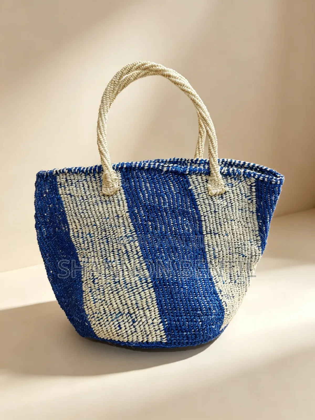 Woman Handmade Sisal Woven Bag