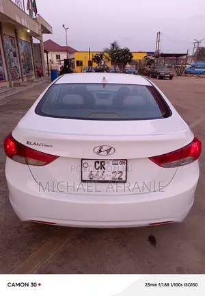 Hyundai Elantra GLS Sedan FWD (1.8L 4cyl 6A) 2013 White