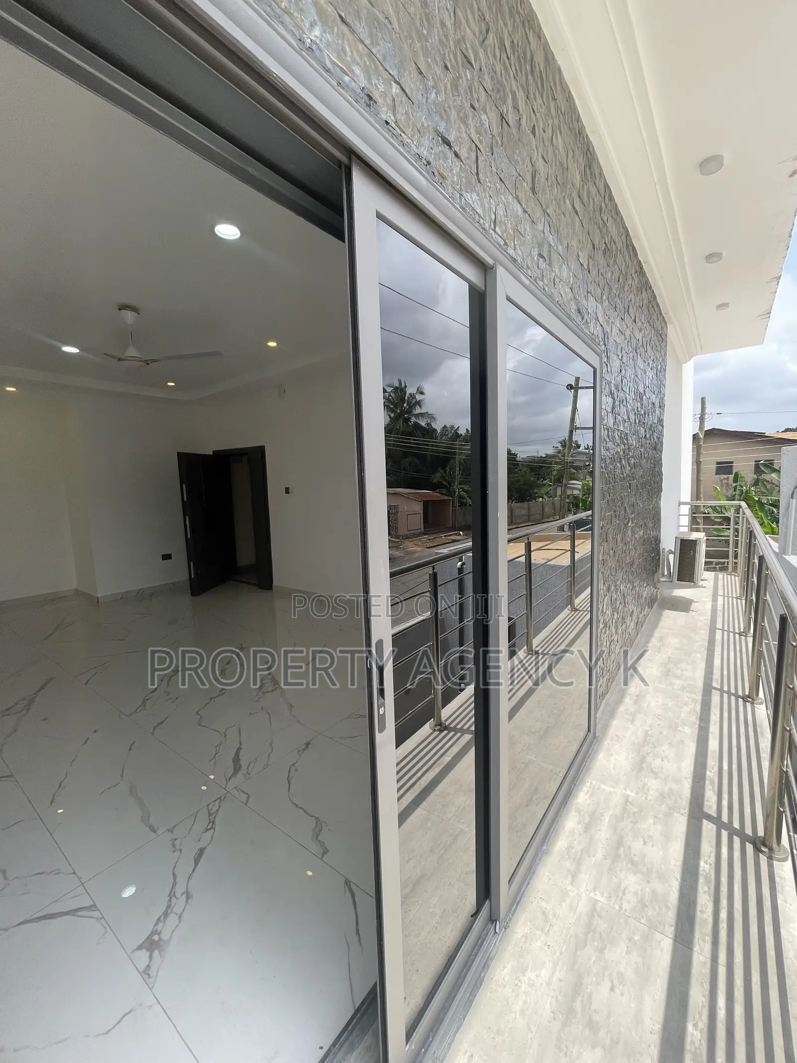 2bdrm Apartment in Gelo, Taifa-Burkina for rent