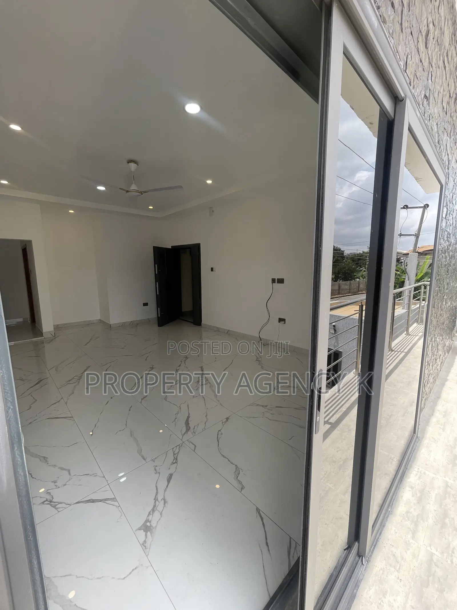 2bdrm Apartment in Gelo, Taifa-Burkina for rent