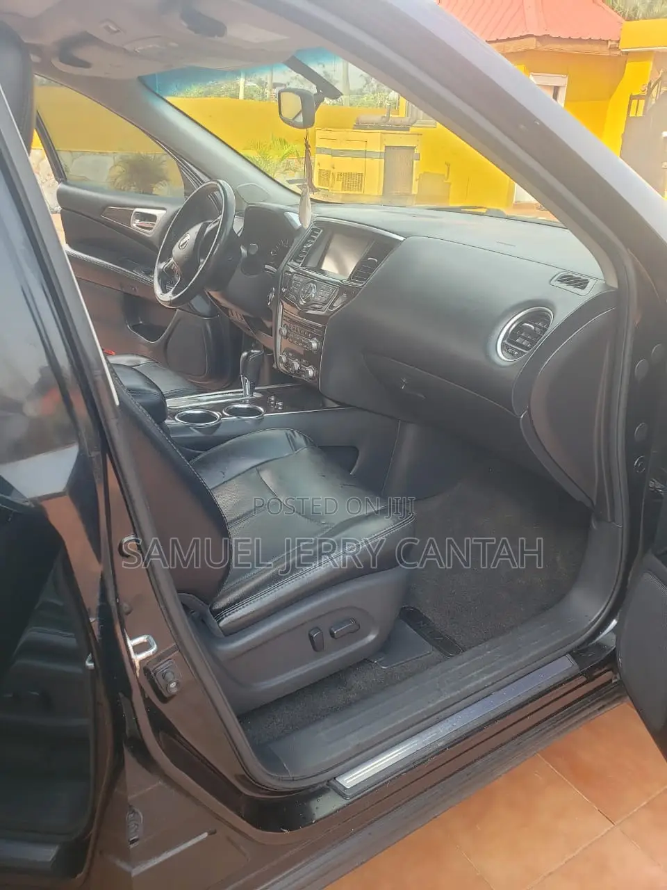 Nissan Pathfinder Platinum 4dr SUV 4WD (3.5L 6cyl CVT) 2015 Black