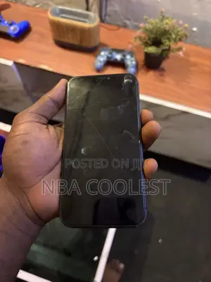 Apple iPhone 11 64 GB Black