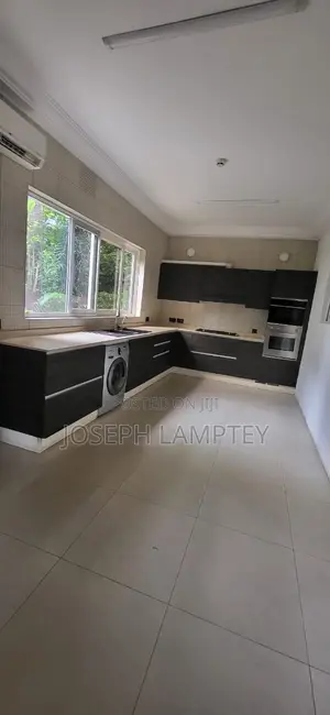 3bdrm House in Joseph Lamptey, Airport Residential Area for rent
