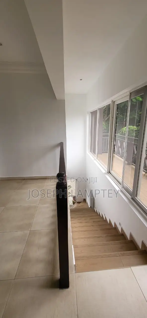 3bdrm House in Joseph Lamptey, Airport Residential Area for rent