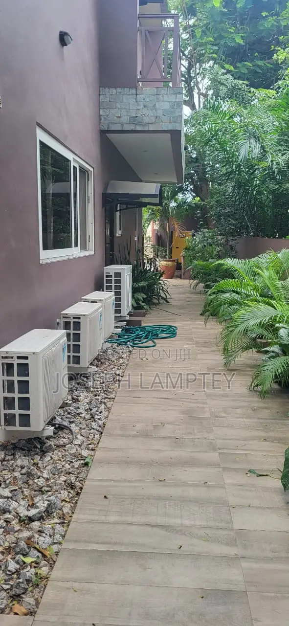 3bdrm House in Joseph Lamptey, Airport Residential Area for rent