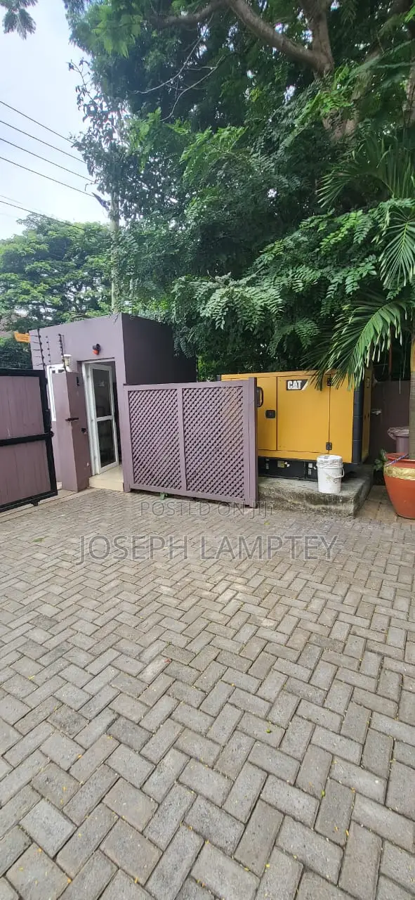 3bdrm House in Joseph Lamptey, Airport Residential Area for rent
