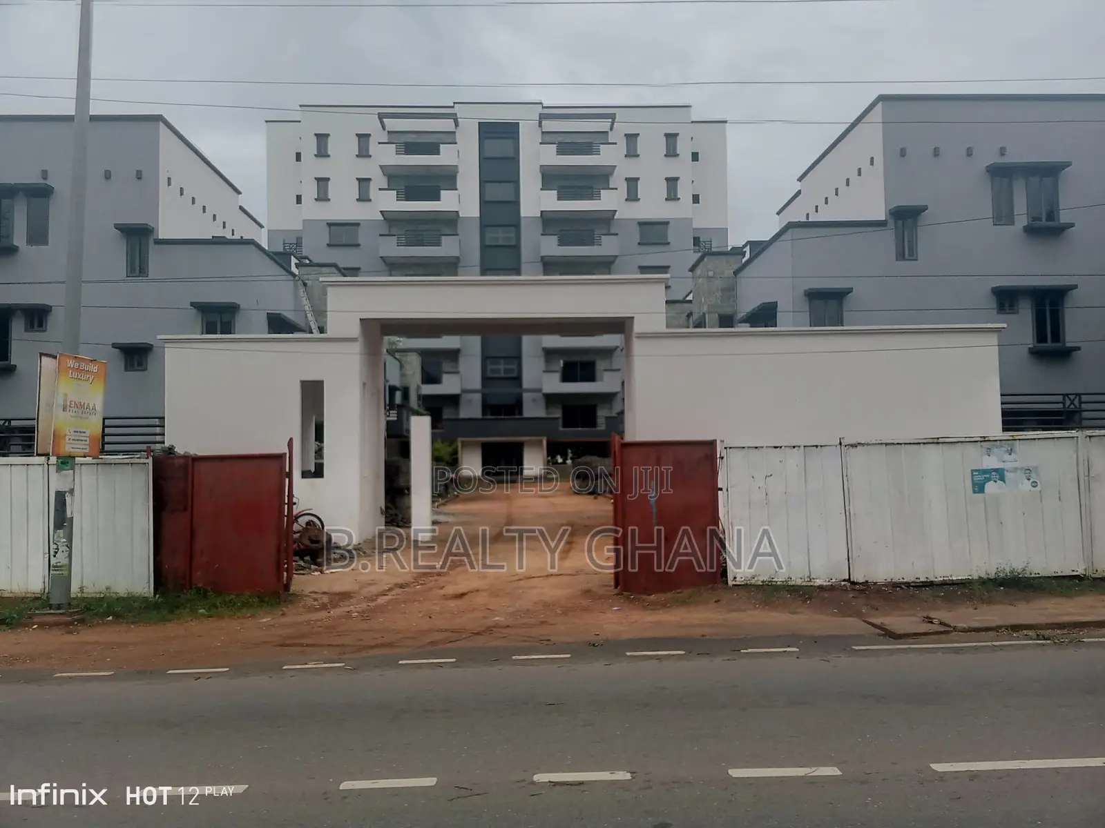Furnished 3bdrm Apartment in Airport Residential Area for sale