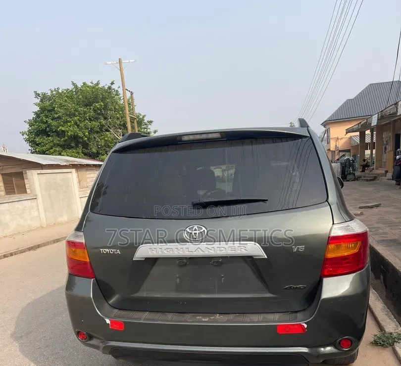 Toyota Highlander Base 2010 Green