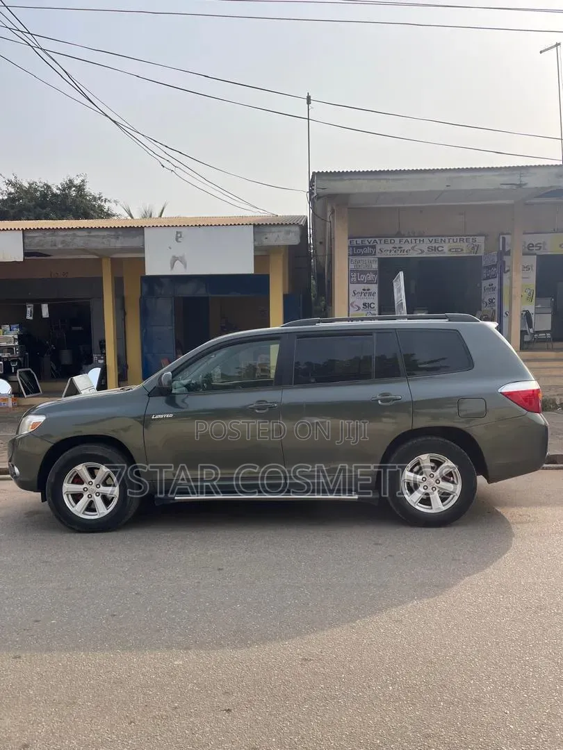 Toyota Highlander Base 2010 Green