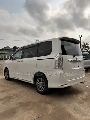 Toyota Voxy ZS Kirameki II 2WD 8-Seater 2012 White