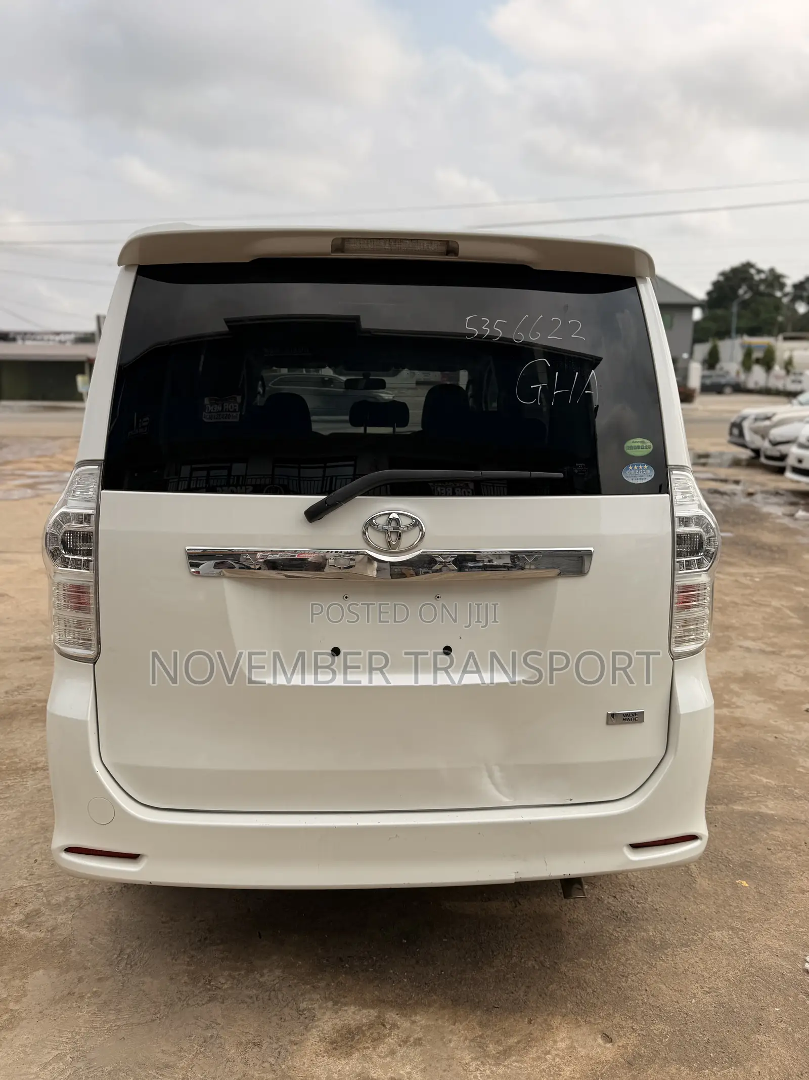 Toyota Voxy ZS Kirameki II 2WD 8-Seater 2012 White