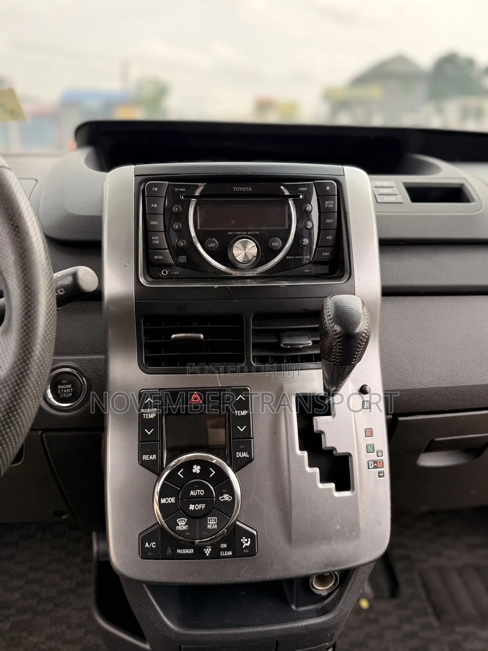 Toyota Voxy ZS Kirameki II 2WD 8-Seater 2012 White