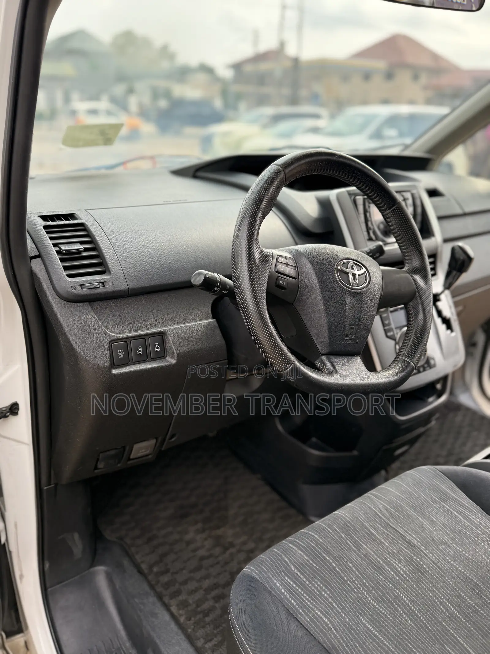 Toyota Voxy ZS Kirameki II 2WD 8-Seater 2012 White