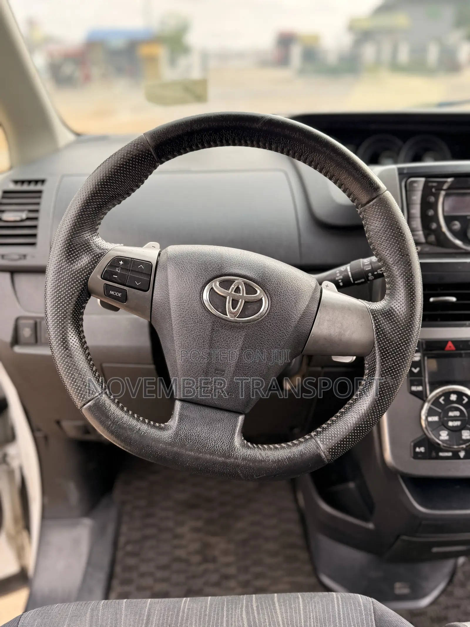 Toyota Voxy ZS Kirameki II 2WD 8-Seater 2012 White