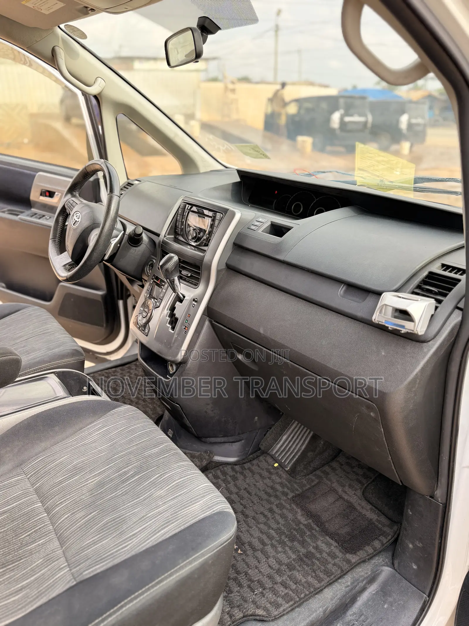 Toyota Voxy ZS Kirameki II 2WD 8-Seater 2012 White