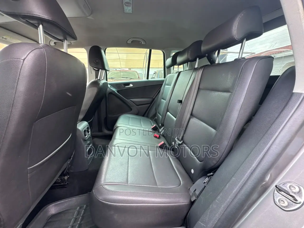 Volkswagen Tiguan SE 2011 Gray