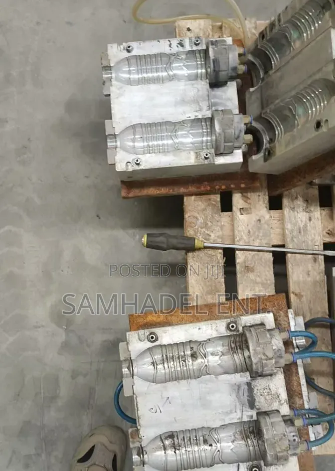 P.E.T,PET Bottle Blowing Moulds