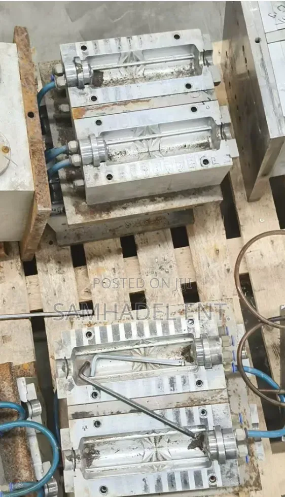 P.E.T,PET Bottle Blowing Moulds