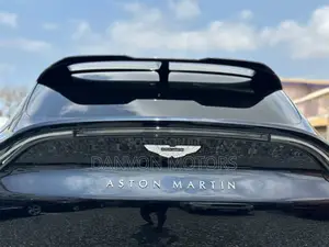 Aston Martin DBX707 Base AWD 2024 Blue