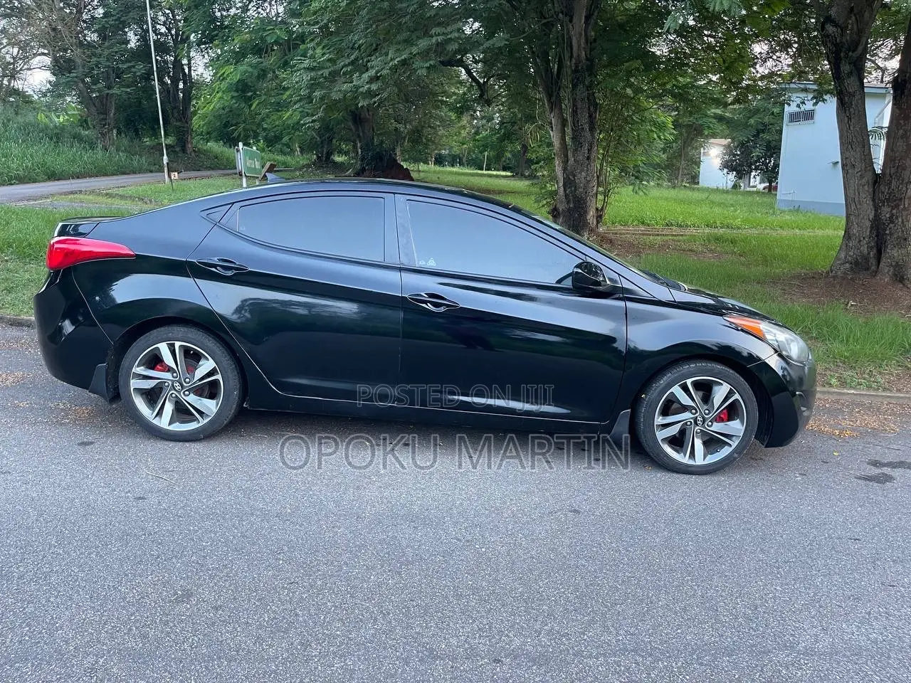 Hyundai Elantra Limited Sedan FWD (1.8L 4cyl 6A) 2013 Black