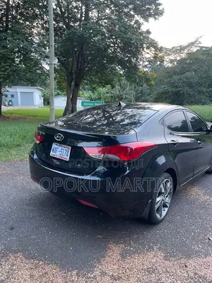 Hyundai Elantra Limited Sedan FWD (1.8L 4cyl 6A) 2013 Black