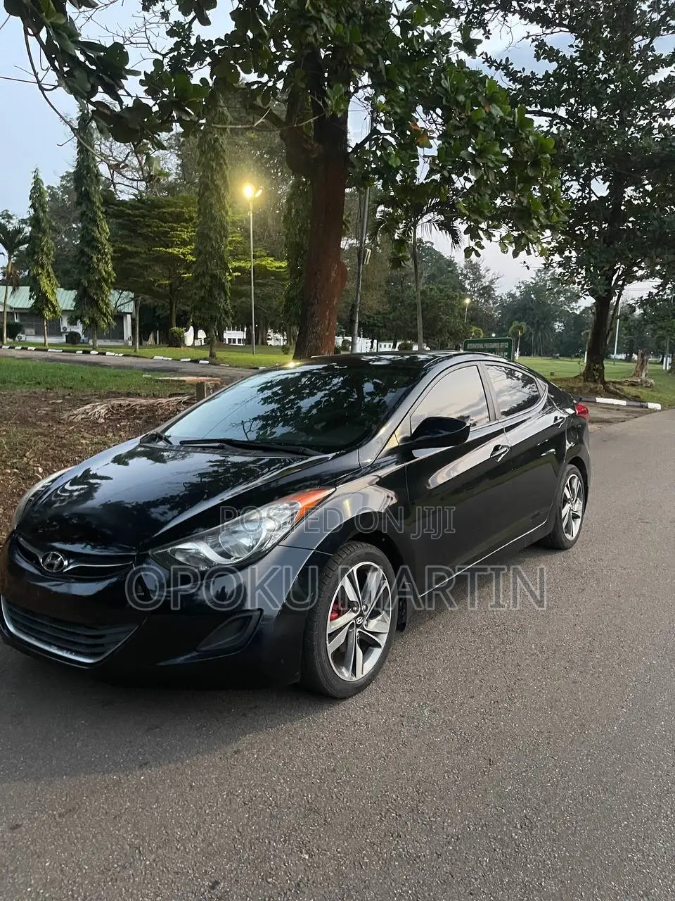 Hyundai Elantra Limited Sedan FWD (1.8L 4cyl 6A) 2013 Black