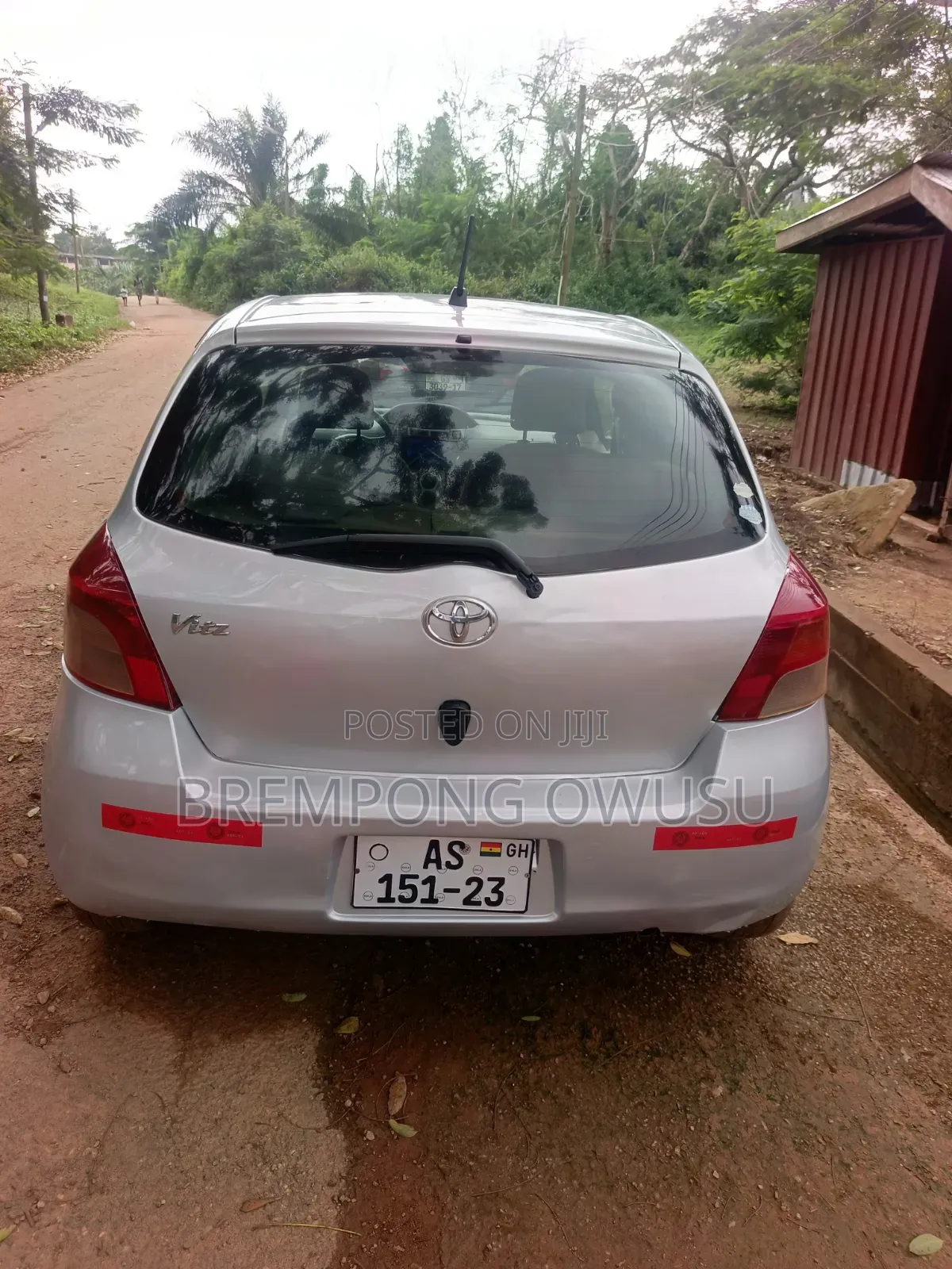 Toyota Vitz 2010 Silver