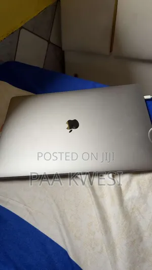 Laptop Apple MacBook Pro 2017 16GB Intel Core i7 SSD 256GB