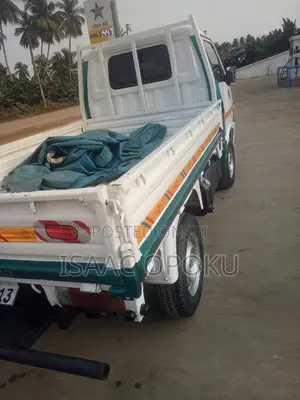 Nissan Vannette Good for Both Private and Commercial