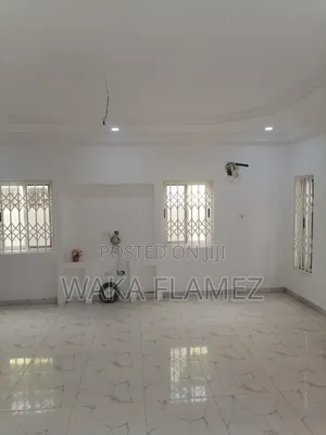 3bdrm House in Reggies Court Estate, Amasaman for sale