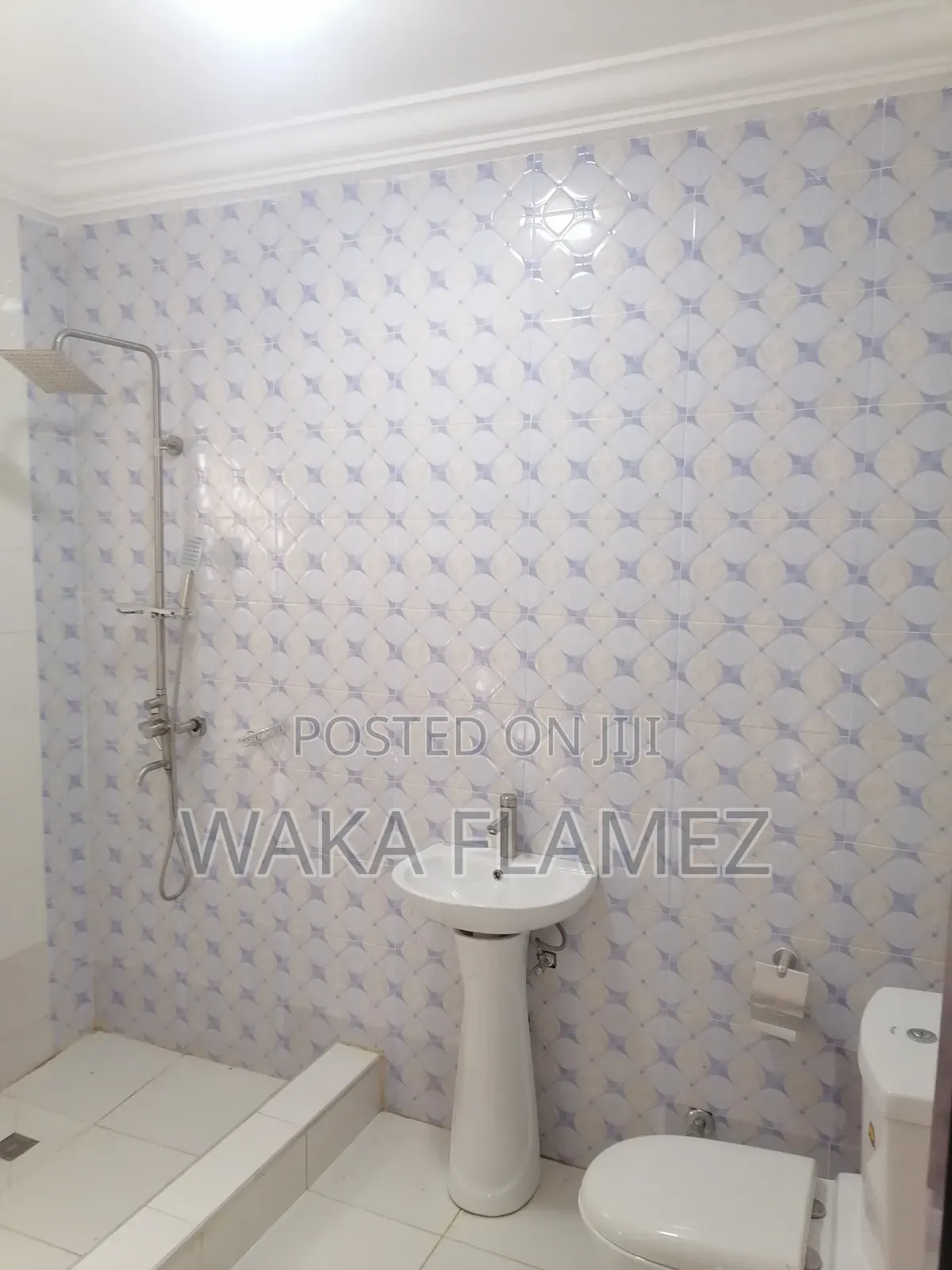 3bdrm House in Reggies Court Estate, Amasaman for sale