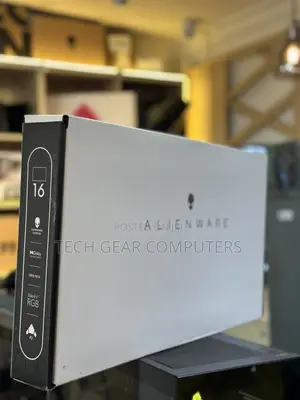 New Laptop Alienware M16 R2 16GB Intel Core Ultra 9 SSD 512GB